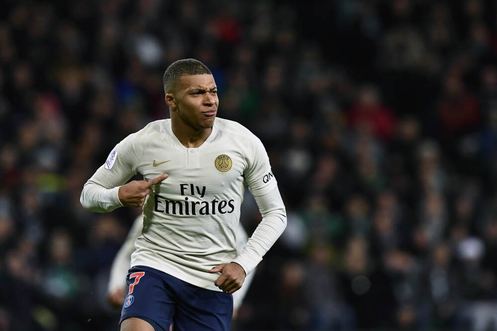 进攻完全打开！鹈鹕首节轰下44分 28投17中&命中率高达60.7%